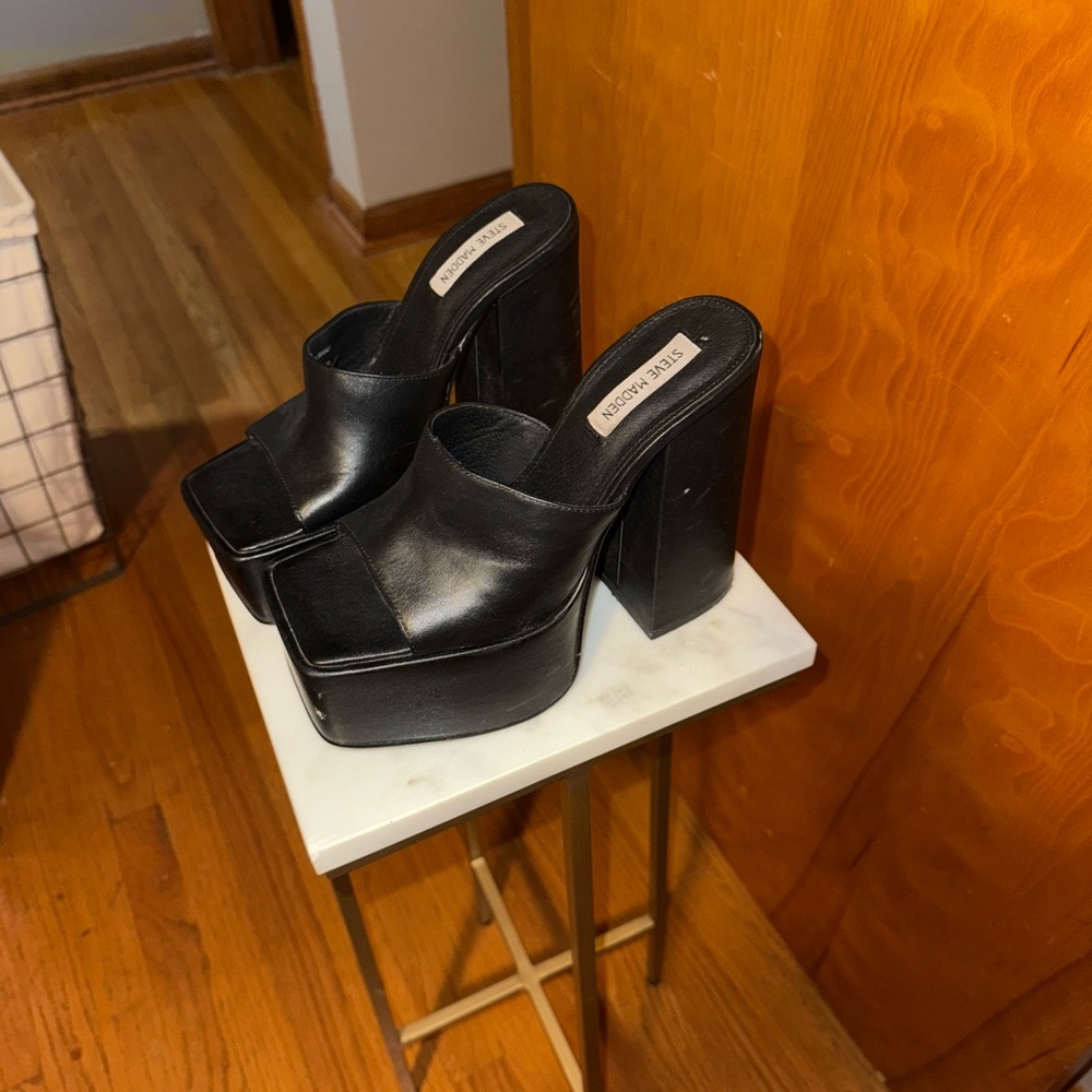 Steve Madden Black Wedge Sandals
